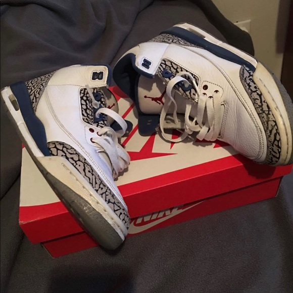 Size 7 Jordan 3 2011 true blue 80$ - Picture 2 of 3